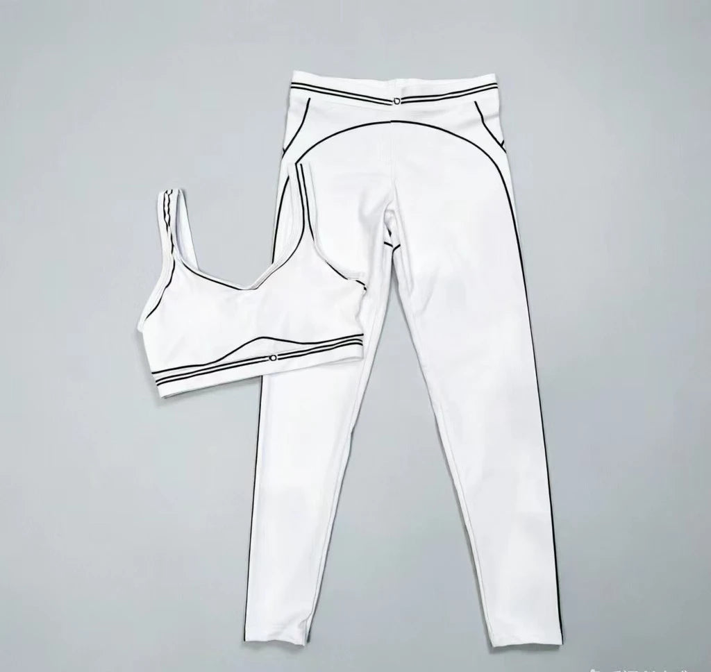 Women's Polyester Stretch Yoga Outfit With Modern Design